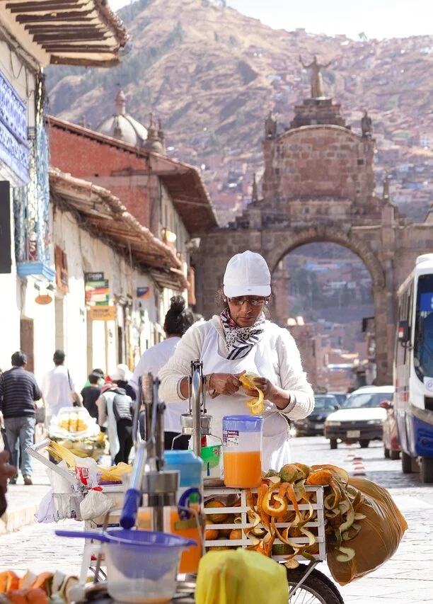 Conecta con nosotros y descubre cómo funciona NegociaPe.com